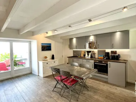 Maison rénovée centre bourg, 3 chambres, proche commerces - Photo 3