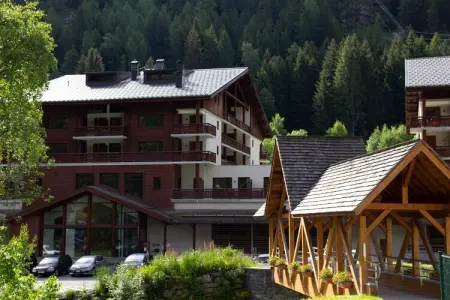 Resort les Portes du Mont Blanc 5, Appartement alpin relaxant au bord de la piscine - Photo 6