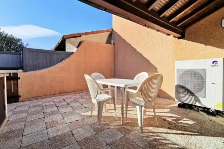 Résidence Les Yoles, Maisons & Villas pour 8 Personnes - Photo 2