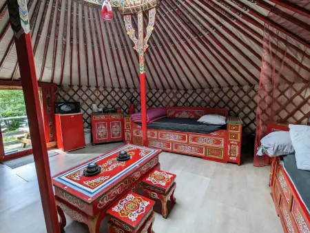 Yourte atypique avec sauna et terrasse privative - Photo 4