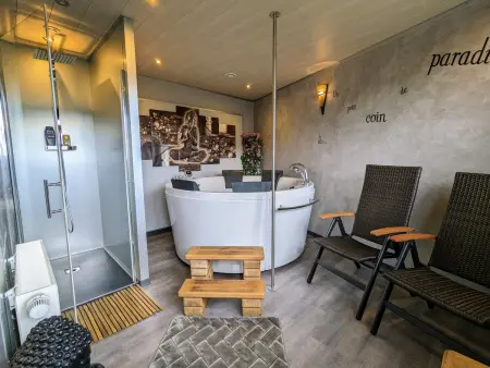Yourte atypique avec sauna et terrasse privative - Photo 17