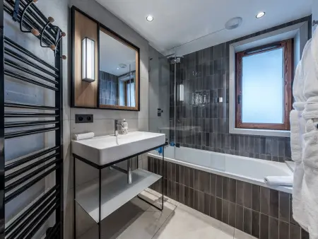 Appartement de luxe avec conciergerie 5*, vue montagne, 3 chambres, ski room - Photo 16