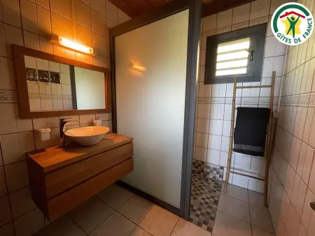 Evasion à Saint-Pierre : Gîte 4 pers, piscine, vue océan - Photo 9