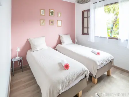 Villa spacieuse avec jardin, cheminée et billard, 5 chambres pour 10 pers. - Photo 12