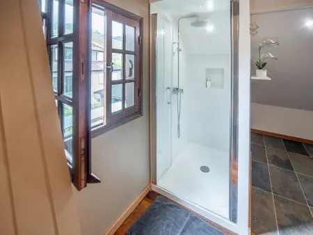 Villa spacieuse avec jardin, cheminée et billard, 5 chambres pour 10 pers. - Photo 23