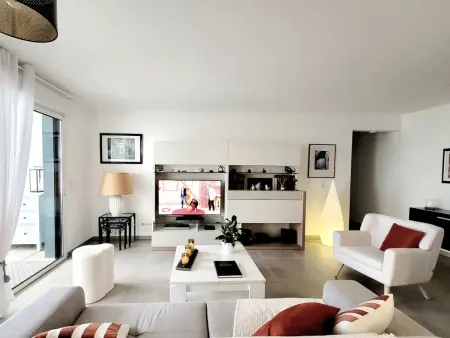T3 moderne avec clim et wifi, proche port et mer, box fermé - Photo 2