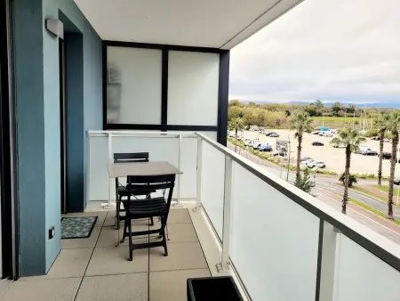 T3 moderne avec clim et wifi, proche port et mer, box fermé - Photo 3