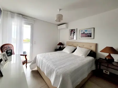 T3 moderne avec clim et wifi, proche port et mer, box fermé - Photo 7