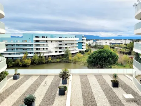 T3 moderne avec clim et wifi, proche port et mer, box fermé - Photo 13