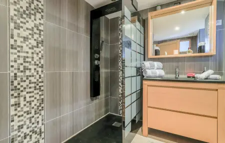 Superb gite with jacuzzi, Maison 4 personnes à ERINGHEM - Photo 18