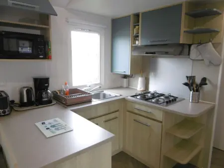 Mobil-home 6 pers. avec accès plage direct et piscine dans camping - Photo 12