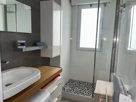 Charmant appartement 5 pers, WIFI, parking privatif en bord de mer - Photo 7
