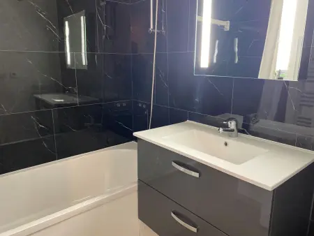 Appartement rénové au cœur de la station pour skieurs, parking, animaux autorisés - Photo 5