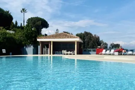 Appartement &agrave; Mandelieu - Piscine Et Court De Tennis, Appartements pour 3 Personnes - Photo 2
