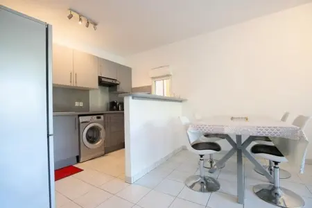 Appartement &agrave; Mandelieu - Piscine Et Court De Tennis, Appartements pour 3 Personnes - Photo 11