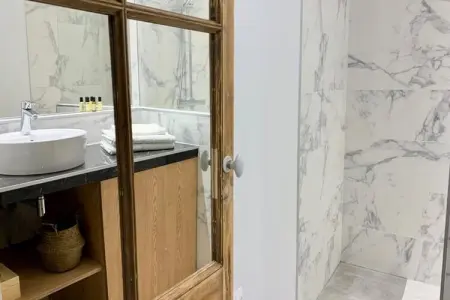 Home Chic Home - Les Suites De La Com&eacute;die - Suite2, Accueil Chic Accueil -Les Suites Comיdie - Photo 16