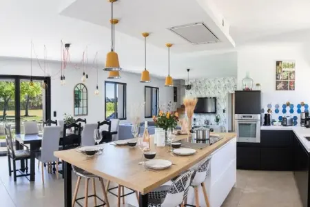 Maison Contemporaine - Grand Jardin Et Piscine Priv&eacute;e, Maisons & Villas pour 8 Personnes - Photo 5