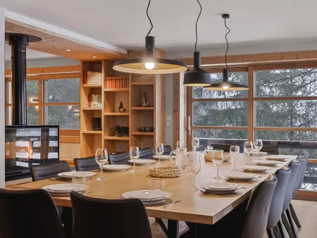 Chalet rénové avec accès direct aux pistes, grand jardin et parking - Photo 3