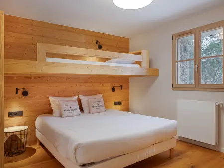 Chalet rénové avec accès direct aux pistes, grand jardin et parking - Photo 5
