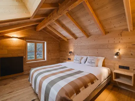 Chalet rénové avec accès direct aux pistes, grand jardin et parking - Photo 8