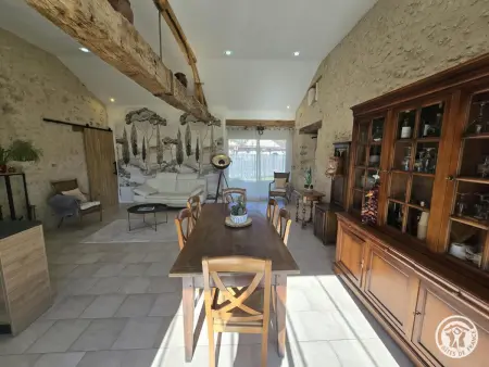 Maison confortable avec jardin, piscine partagée et cheminée à Brantôme - Photo 3