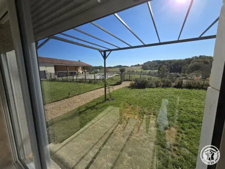 Maison confortable avec jardin, piscine partagée et cheminée à Brantôme - Photo 9