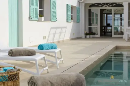 Villa Veles Dos: Tu Escapada de Lujo Frente al Mar, Villa à Alcudia avec piscine au bord de la mer - Photo 16
