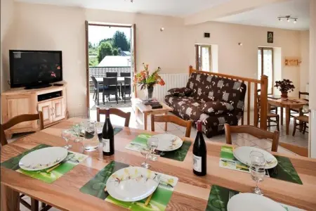 Gîte de France Gîtes de france 6/8 personnes 3 épis, Maison en Pierre en France avec Piscine - Photo 2