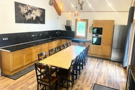 Résidence Appartement Moderne De 220m&sup2; Avec Terrasse, 14 Couchages, &agrave; St-jean-de-mne, Appartements pour 14 Personnes - Photo 4