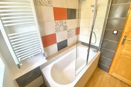Résidence Appartement Moderne De 220m&sup2; Avec Terrasse, 14 Couchages, &agrave; St-jean-de-mne, Appartements pour 14 Personnes - Photo 13