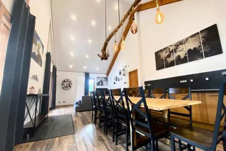 Résidence Appartement Moderne De 220m&sup2; Avec Terrasse, 14 Couchages, &agrave; St-jean-de-mne, Appartements pour 14 Personnes - Photo 18
