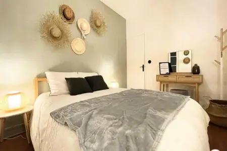 🌴 L'exotique - Vue Pl. Vieux March&eacute; - Standing, Appartements pour 4 Personnes - Photo 3