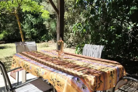 Lou Petarel, Mas Proven&ccedil;al Typique Avec Piscine Partag&eacute;e, Calme, Nature, Maisons & Villas pour 5 Personnes - Photo 10