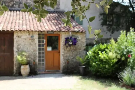 Lou Petarel, Mas Proven&ccedil;al Typique Avec Piscine Partag&eacute;e, Calme, Nature, Maisons & Villas pour 5 Personnes - Photo 13