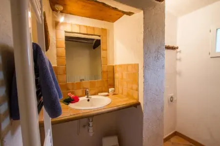 Les Messugues, Mas Proven&ccedil;al Typique Avec Piscine Partag&eacute;e, Nature, Calme, Maisons & Villas pour 6 Personnes - Photo 17