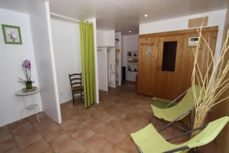 Le Jas, Mas De Charme, Piscine Partag&eacute;e , Nature, Calme, 6 Ha En Provence, Maison en Provence avec Piscine et Spa - Photo 18