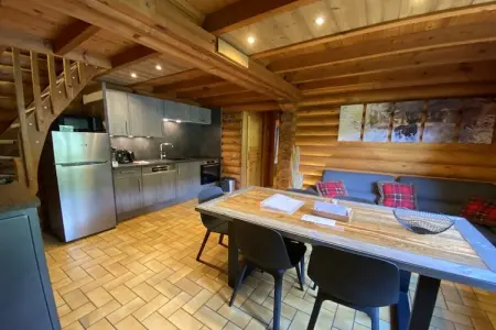 LE GRAND CERF  Chalet en rondins avec SPA Jacuzzi, Chalet à La Bresse avec Spa & Vue Montagne - Photo 2