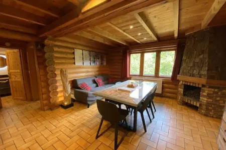 LE GRAND CERF  Chalet en rondins avec SPA Jacuzzi, Chalet à La Bresse avec Spa & Vue Montagne - Photo 9