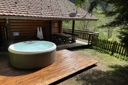 LE GRAND CERF  Chalet en rondins avec SPA Jacuzzi, Chalet à La Bresse avec Spa & Vue Montagne - Photo 27