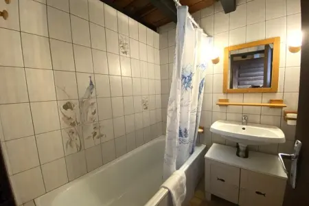 LA POMME DE PIN 1  Appartement avec terrasse, Appartement à La Bresse près du fleuve & centre - Photo 15