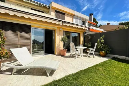 Villa R&eacute;sidentielle 8 Pers - Piscine &agrave; Mandelieu, Villa Résidentielle avec Piscine à Mandelieu - Photo 1