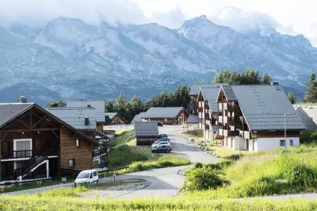 Résidence La Crête du Berger - maeva Home, Chalet à La Joue du Loup avec Piscine - Photo 3