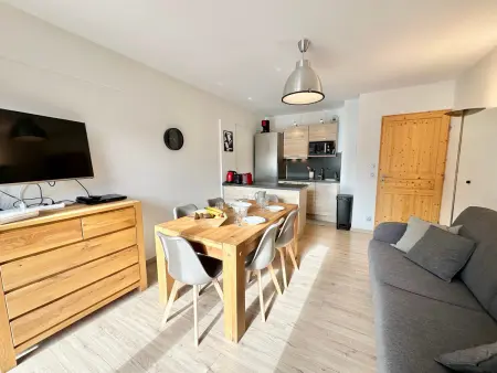 Appartement T2 Spacieux avec Terrasse, Ski et Parking - Photo 2