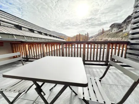 Appartement T2 Spacieux avec Terrasse, Ski et Parking - Photo 8
