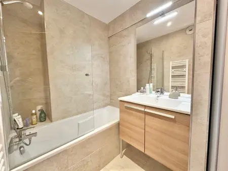 Appartement T2 Spacieux avec Terrasse, Ski et Parking - Photo 12