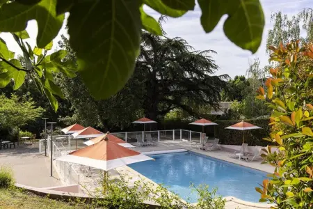 Résidence Lou Paradou ***, Studio Sup√©rieur 2 Personnes vue jardin - Photo 4