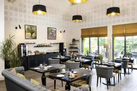 Résidence Lou Paradou ***, Studio Sup√©rieur 2 Personnes vue jardin - Photo 19