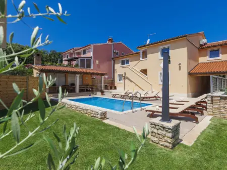 Licardo, Maison 16 personnes à Štinjan - Photo 1