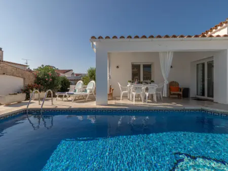 Villa Montgri 322, lumineuse avec piscine et jardin arboré - Photo 1