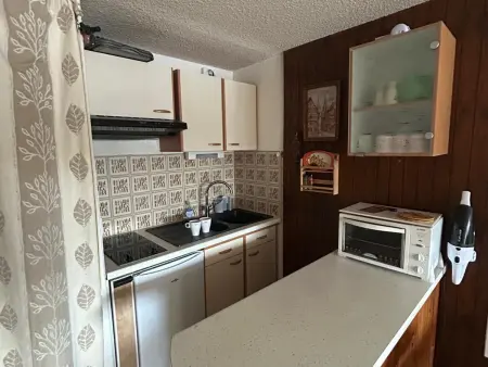 Studio cabine 4 pers, centre station, WIFI, Appartement 4 personnes à Besse et Saint Anastaise Super Besse - Photo 3